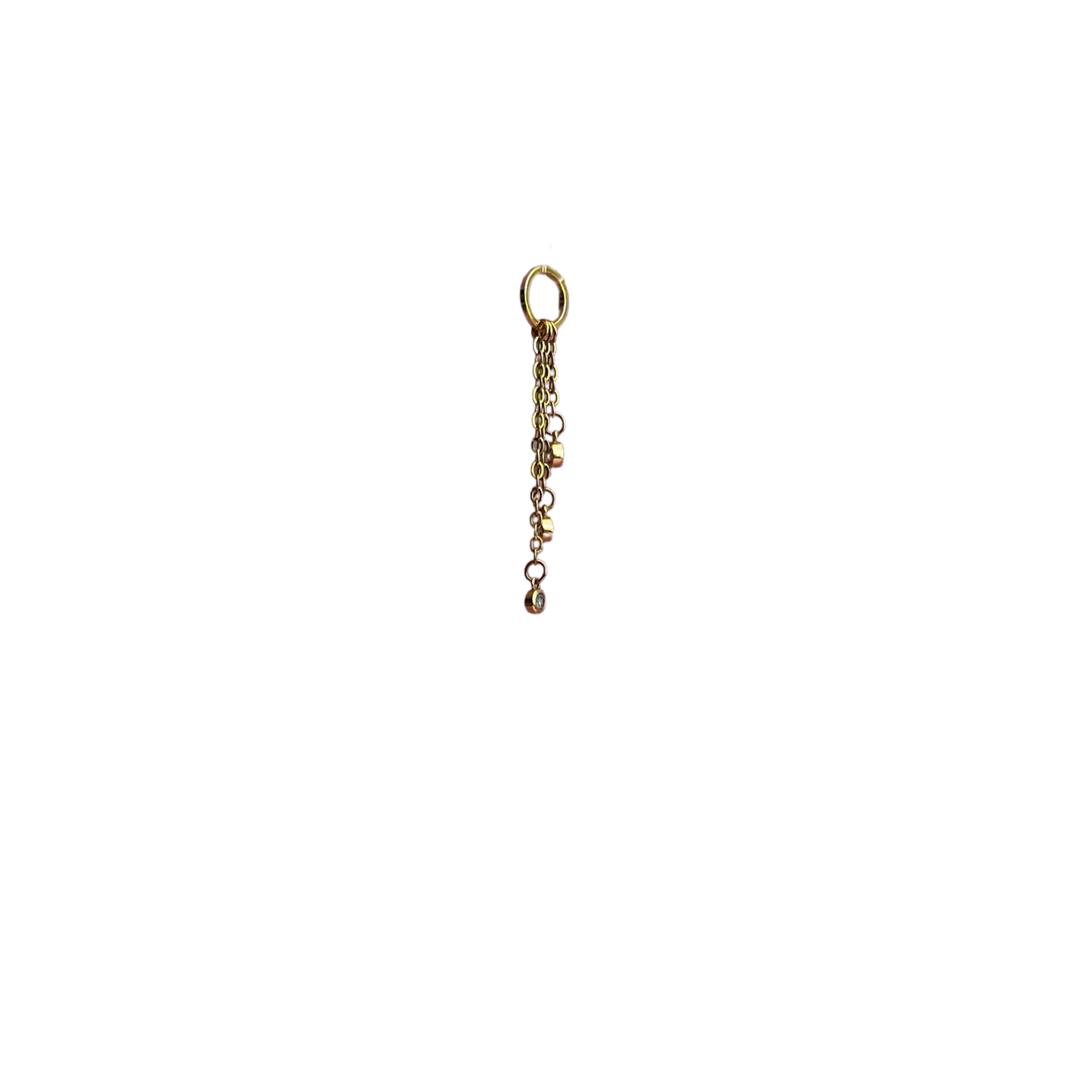 Strass upcyclées, chaînes et anneau plaqué or