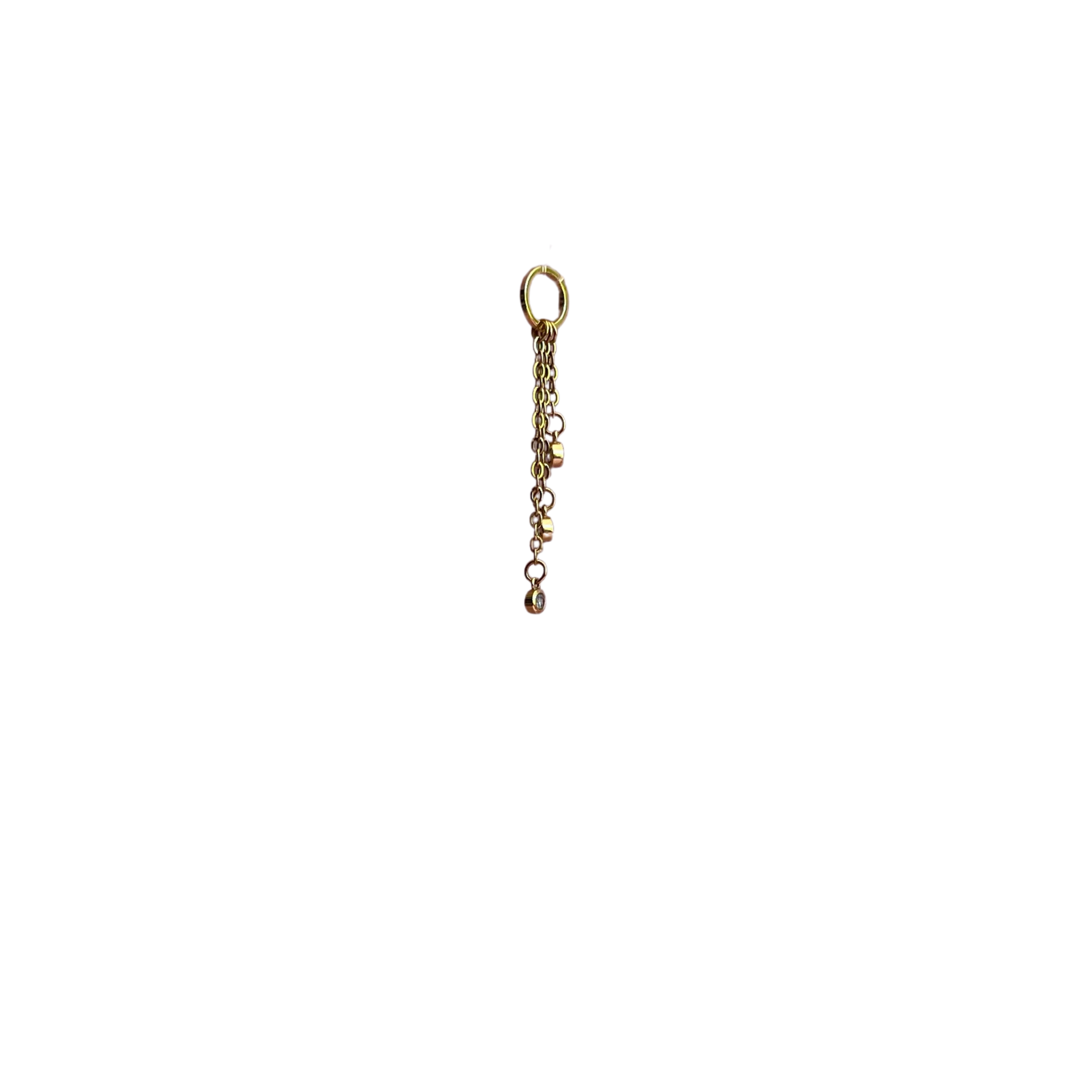 Strass upcyclées, chaînes et anneau plaqué or