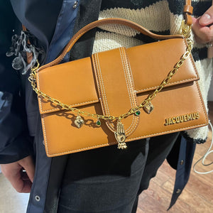 bijou de sac 5 charms sur sac jacquemus - personnalisé