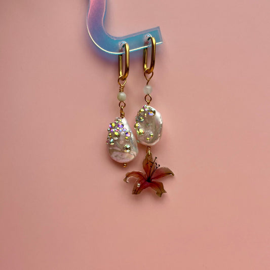 Boucles d'oreilles en perles de culture, beryl et charm fait main by lodzé