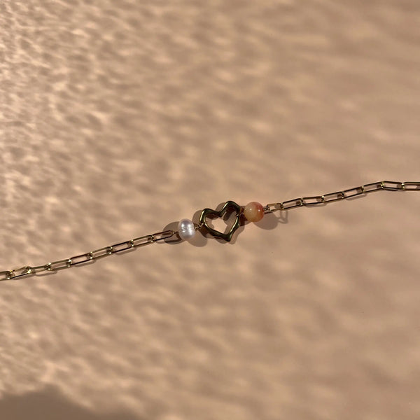 Bracelet fait main en agate, perle de culture, coeur et chaine en acier inoxydable - Lodzé