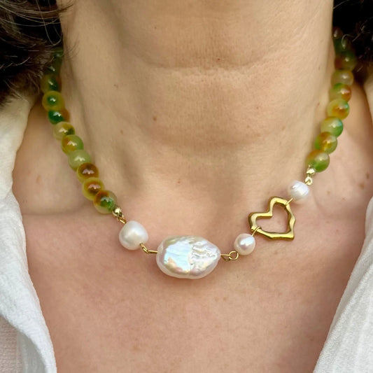 collier en perles d'agate verte et perles de culture, coeur en acier inoxydable