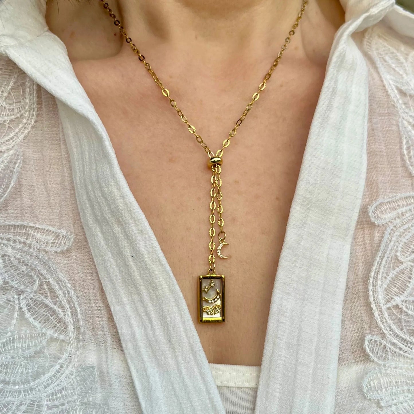 Collier doré en acier inoxydable, pendentifs carte tarot la lune et charm lune, monté sur une chaine réglable façon lariat