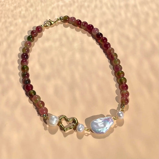collier en agate panaché rose et vert, perles de culture et coeur en acier inoxydable