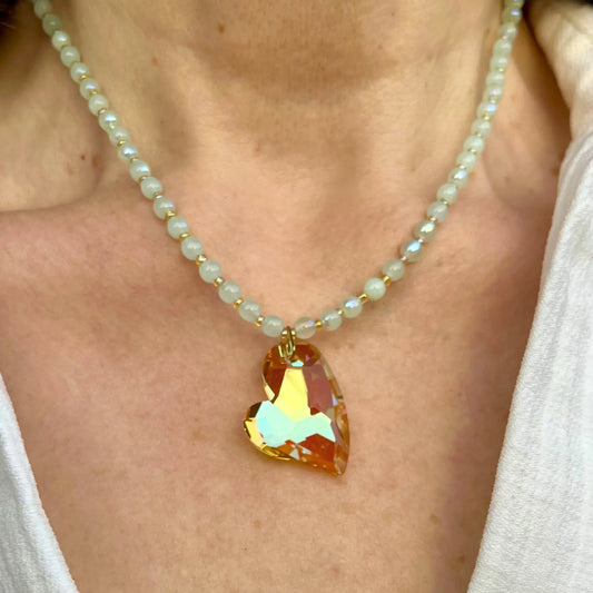 Collier en perles de verre mint et coeur en verre jaune, perles de rocaille jaune upcyclées