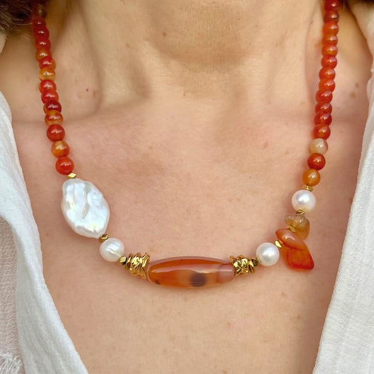 Collier en cornaline, agate, hématites et perles de culture fait main