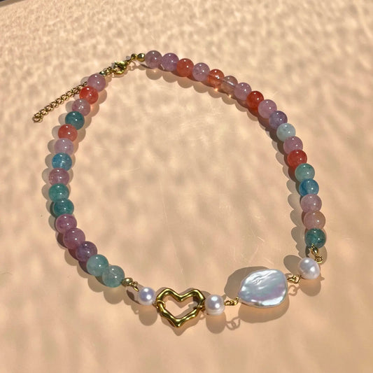 collier en perles d'agathe, centre en perles de culture avec un coeur en acier inoxydalbe