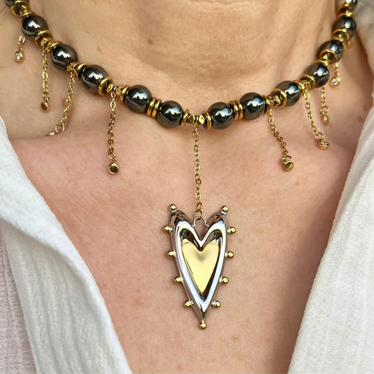 collier pendentif coeur doré et argenté, strass breloque upcyclés et hématites