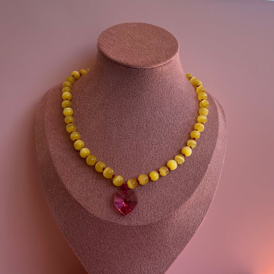 collier perles jaunes et coeur rose swarovski