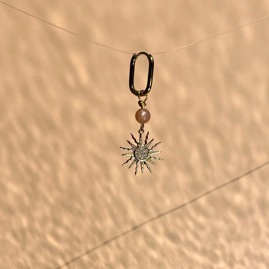 créole en acier inoxydable avec pendentif en pierre de soleil et breloque soleil