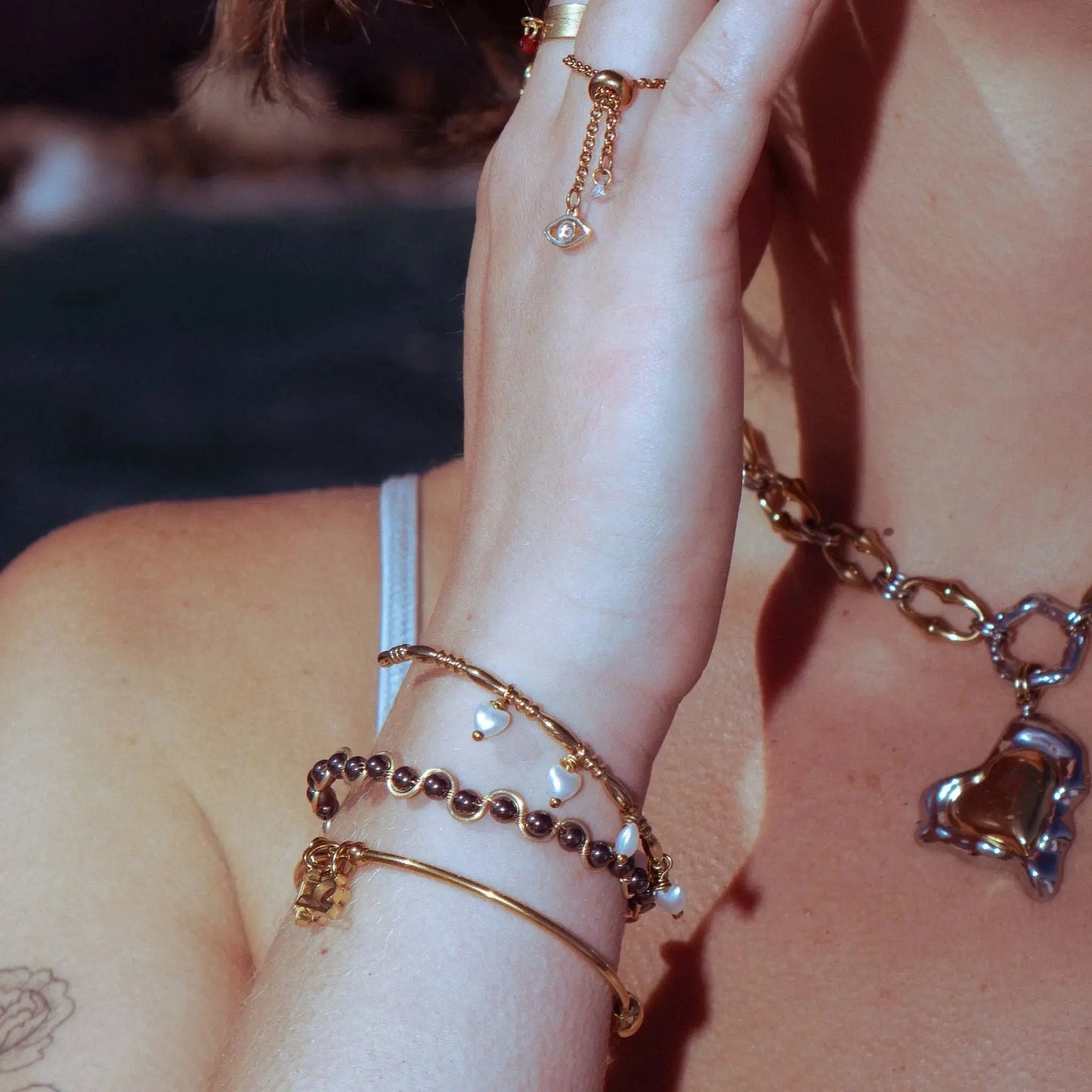 focus sur les bracelets personnalisés lodzé portés