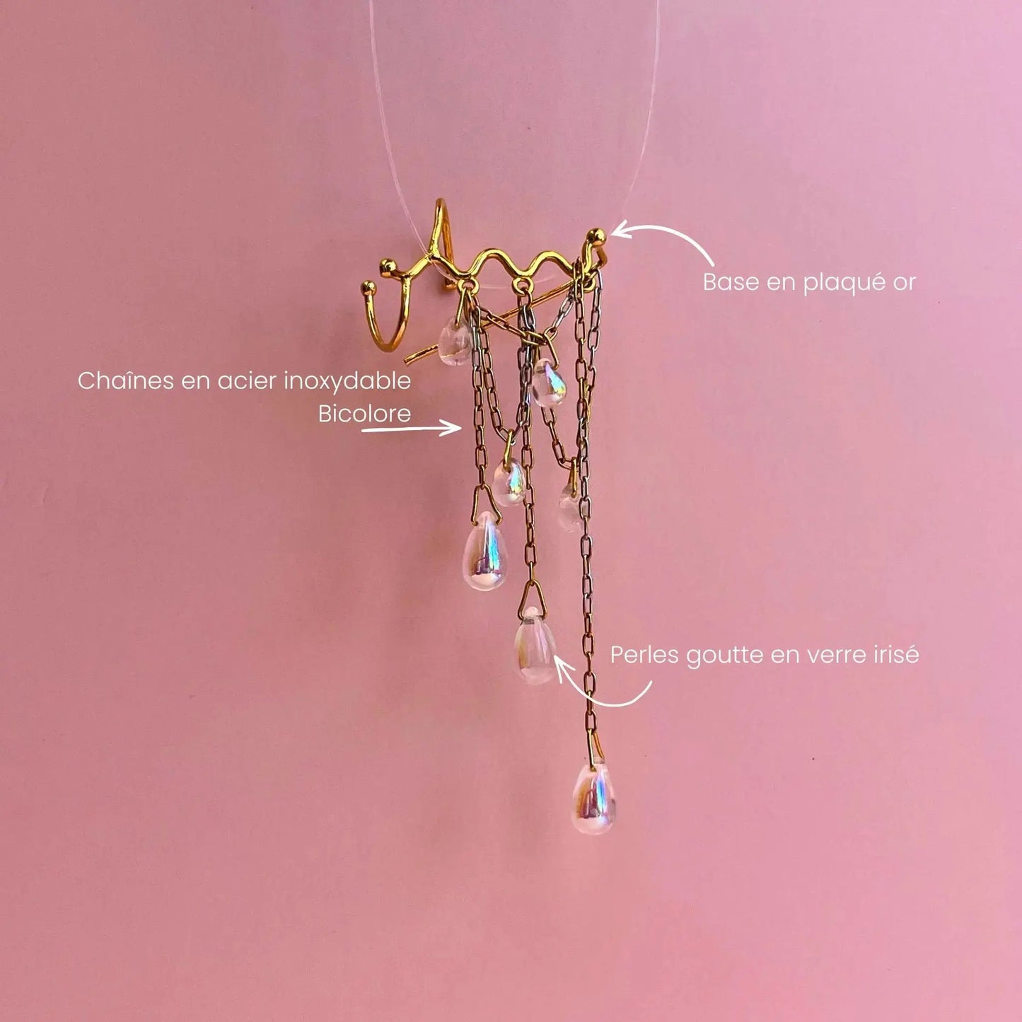 monoboucle d'oreille en plaqué or et acier inoxydable, perles de verre irisée
