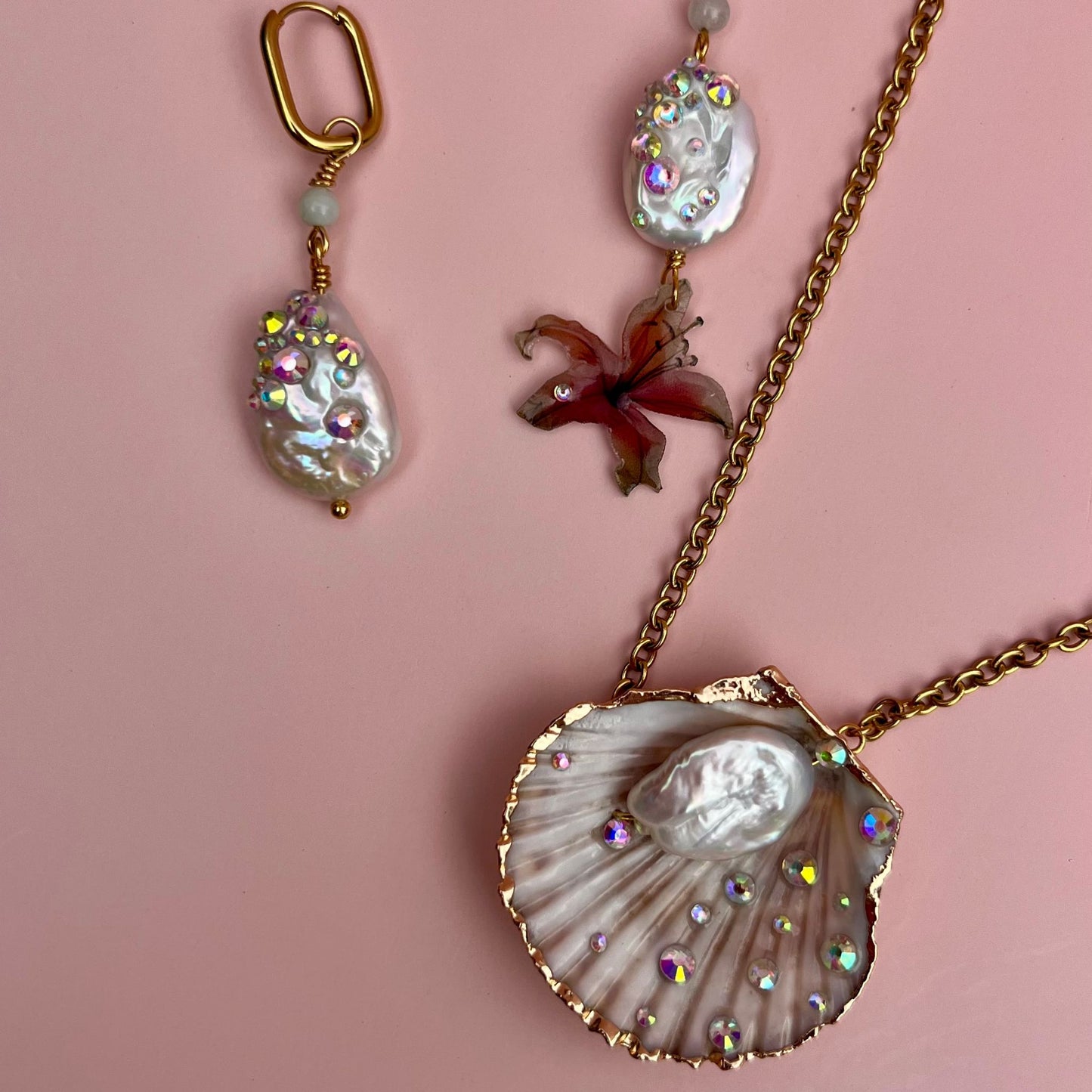 idée d'association collier et boucles d'oreilles Lodzé
